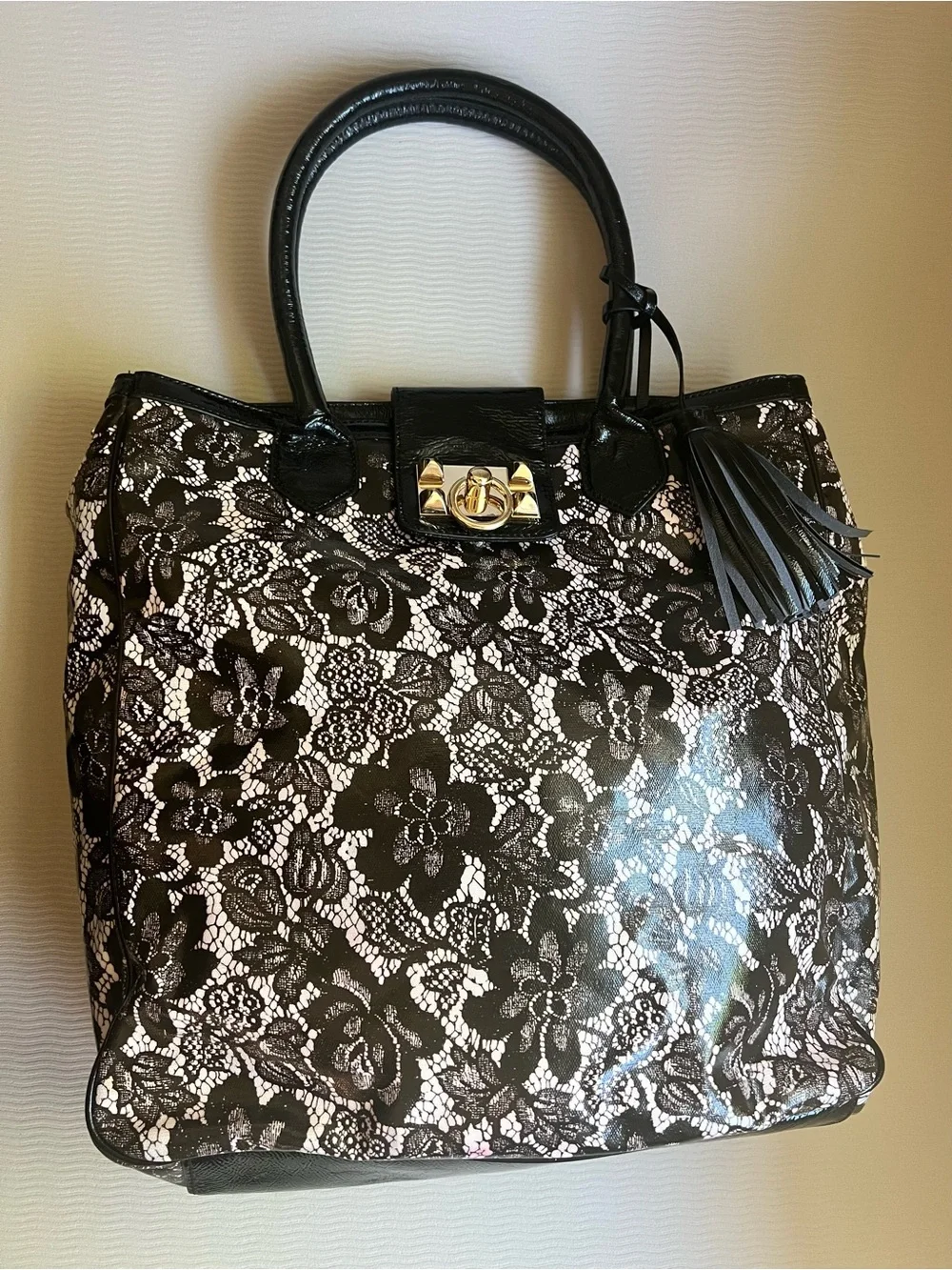 Betsey Johnson Black White Lace Print Tote Bag Gold Lock Tassel Horseshoe Charm
